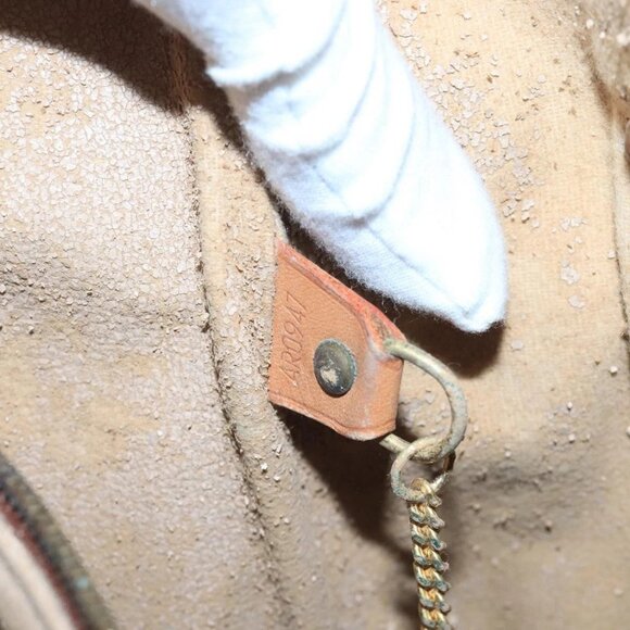 LOUIS VUITTON Monogram Bucket GM Shoulder Bag - Picture 11 of 16